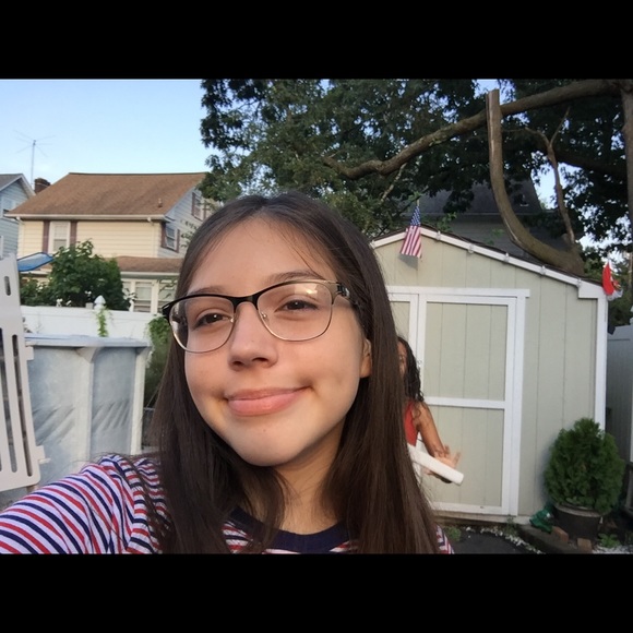 Meet your Posher, Angelina - Picture 1 of 1